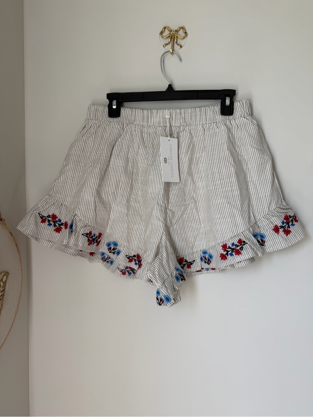 White brown pinstriped floral embroidery cotton Shorts - Picture 2 of 4